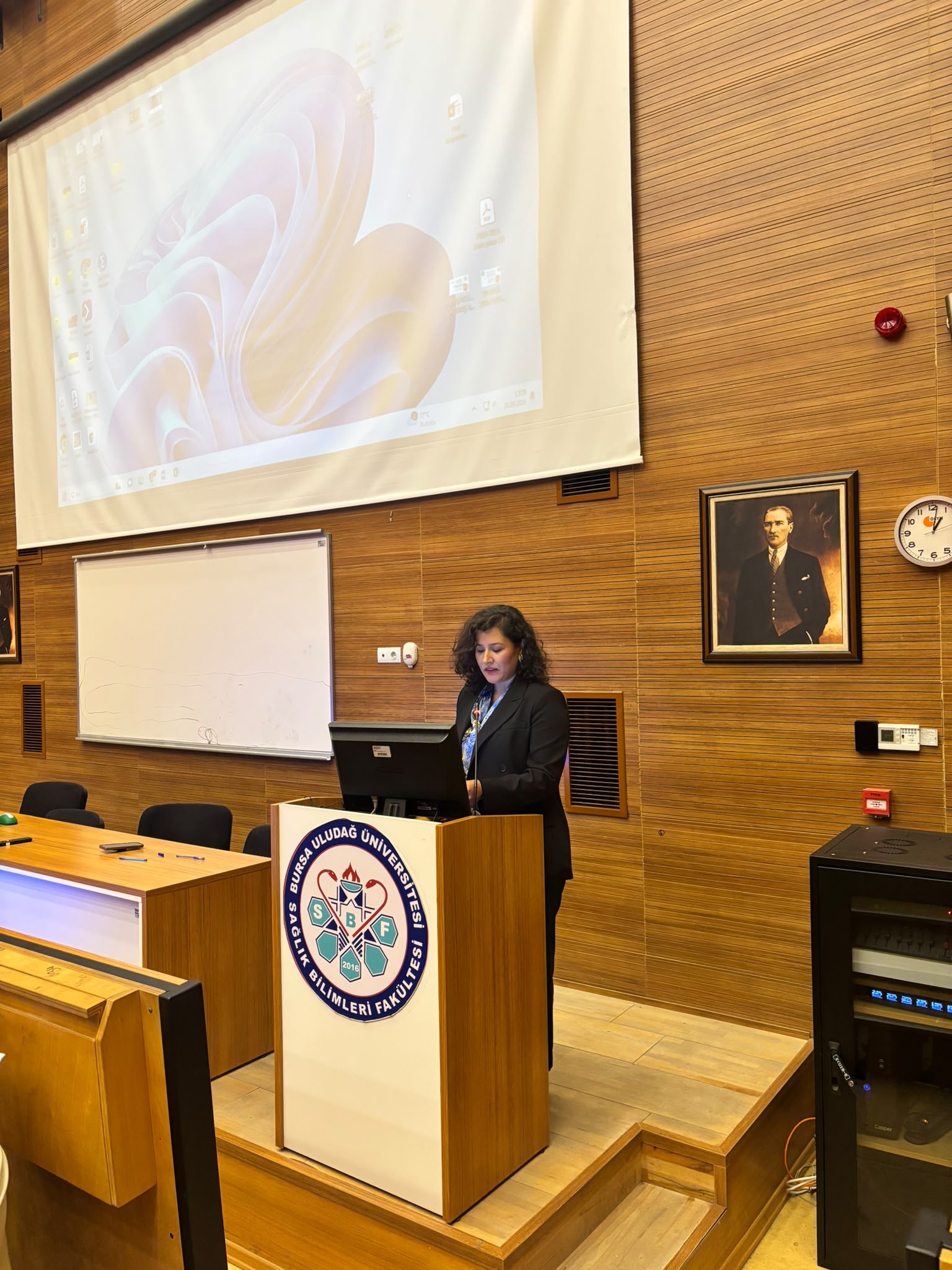 2026-2027 EĞİTİM-ÖĞRETİM YILINDA HEMŞİRELİK BÖLÜMÜNE YENİ BAŞLAYAN ÖĞRENCİLERİN ORYANTASYON EĞİTİMİ TAMAMLANDI.